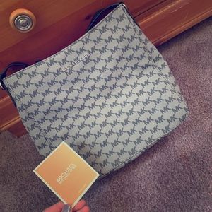 Michael Kors purse crossbody